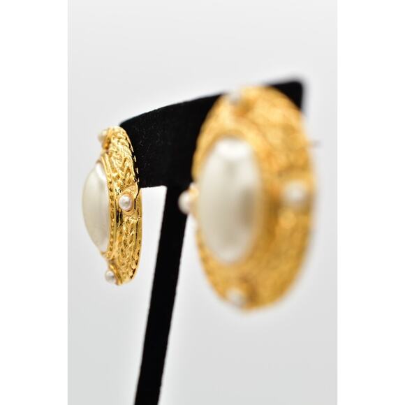 Vintage Oval Earrings White Pearl Gold Tone Heavy Chunky NOS USA 1980s BinAE - Picture 3 of 12